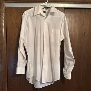 Men’s long sleeve, white dress shirt, wrinkle, free size 16 32/33